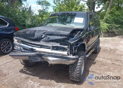 1997 Chevrolet Tahoe z USA, uszkodzony, nr VIN 3GNEC18R4VG123977